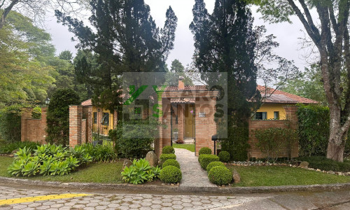 Condomínio Los Alamos - 03 dorm 1.660 m²