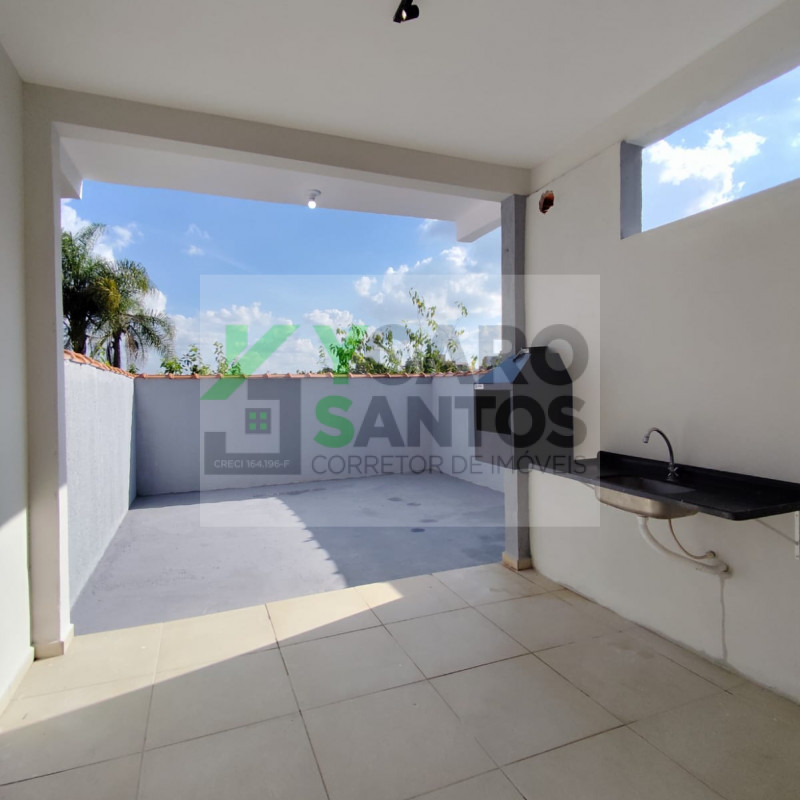 Sobrado em Cotia - 04 dormitórios